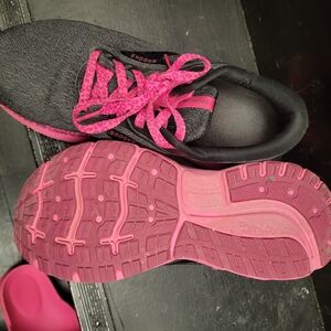 Brooks Women's Black and Pink Running Shoes